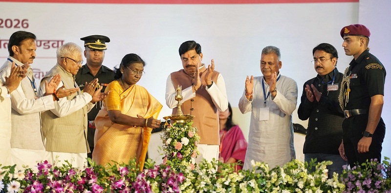 राष्ट्रपति ने ओंकारेश्वर में विश्व सिकल सेल दिवसके राज्य स्तरीय समारोह के शुभारंभ अवसर पर दीप प्रज्ज्वलित किया राष्ट्रपति ने ओंकारेश्वर में विश्व सिकल सेल दिवसके राज्य स्तरीय समारोह के शुभारंभ अवसर पर दीप प्रज्ज्वलित किया