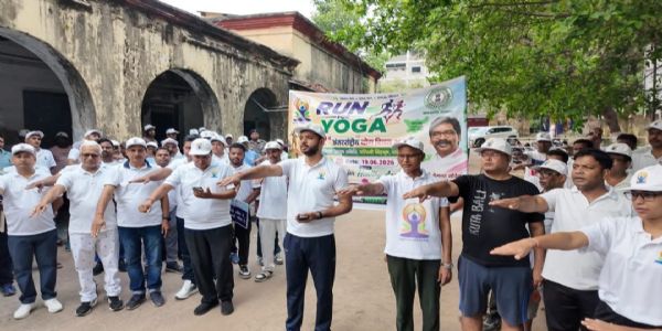 अंतरराष्ट्रीय योग दिवस की तैयारी को लेकर चाईबासा में आयोजित हुई ‘रन फॉर योगा’