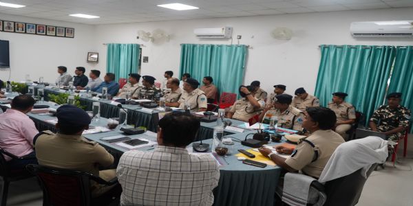 जिला और पुलिस प्रशासन की एसएसबी एवं अन्य खुफिया एजेंसियों के साथ हुई बैठक