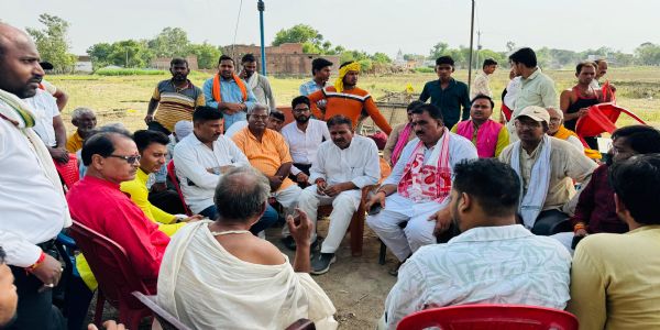 कुकुरकटवा हत्याकांड : पीड़ित परिवार से मिले महापौर गणेश केसरवानी, न्याय दिलाने का दिया भरोसा