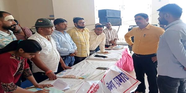 धौलपुर में शहरी सेवा शिविर में गैरहाजिर मिले 17 कार्मिक