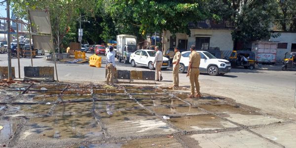 बीएमसी के नाले पर स्लैब बिछाने से ठाणे मुंबई ट्रैफिक में राहत