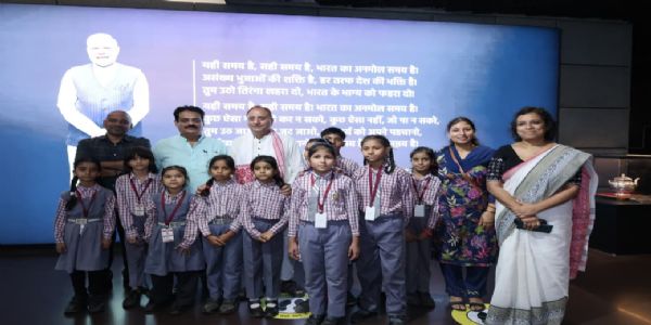 एमसीडी के प्राथमिक विद्यालयों में तारामंडल एवं प्रधानमंत्री संग्रहालय भ्रमण कार्यक्रम का शुभारंभ