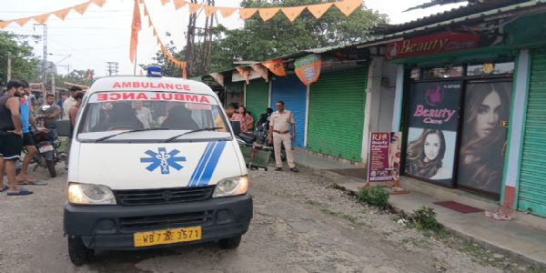 जलजमाव के बीच घर से व्यक्ति का शव बरामद