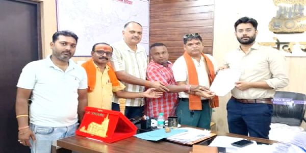 नॉनवेज दुकानों को स्थानांतरित करने की मांग, हिंदू क्रांति दल ने दी आंदोलन की चेतावनी