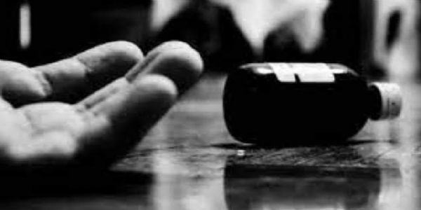 बीयर पीकर पति लौटा घर तो गुस्साई पत्नी ने खाया जहर, हालत गंभीर