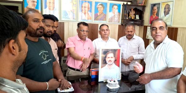 राहुल गांधी का जन्मदिन सादगी से मनाया, संघर्ष और विचारों को किया याद