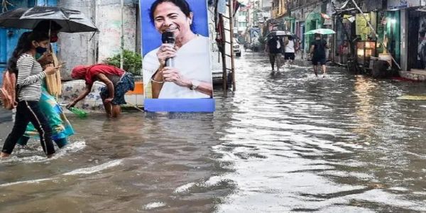 कोलकाता में आकाशीय बिजली का कहर, एयरपोर्ट के तीन ग्राउंड स्टाफ गंभीर रूप से घायल; बंगाल में भारी बारिश का अलर्ट