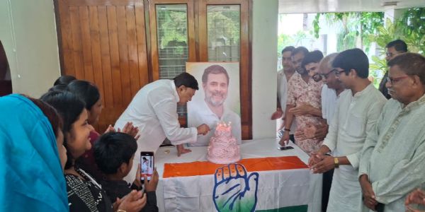 समारोह पूर्वक मनाया गया राहुल गांधी का जन्मदिन
