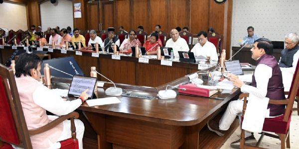 मुख्यमंत्री मोहन यादव की अध्यक्षता में कैबिनेट की बैठक मुख्यमंत्री मोहन यादव की अध्यक्षता में कैबिनेट की बैठक