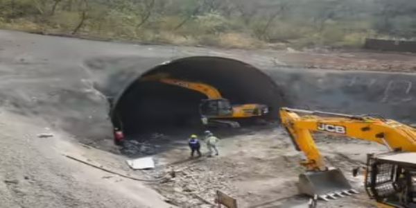 बुलेट ट्रेन क्वारीडोर निर्माण के दौरान निर्माणाधीन एक सुरंग (फाइल फोटो) बुलेट ट्रेन क्वारीडोर निर्माण के दौरान निर्माणाधीन एक सुरंग (फाइल फोटो)