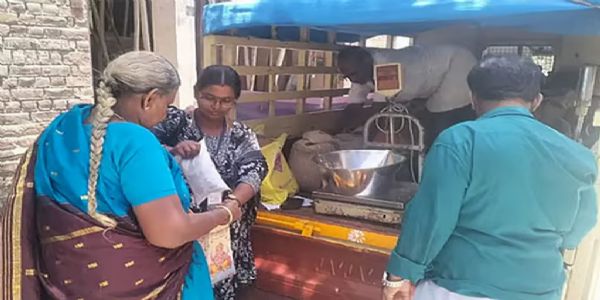 चेन्नई के 18 इलाकों में घर-घर पहुंचेगा राशन,‘थायुमानवर’ योजना के तहत दो-दिवसीय विशेष अभियान शुरू
