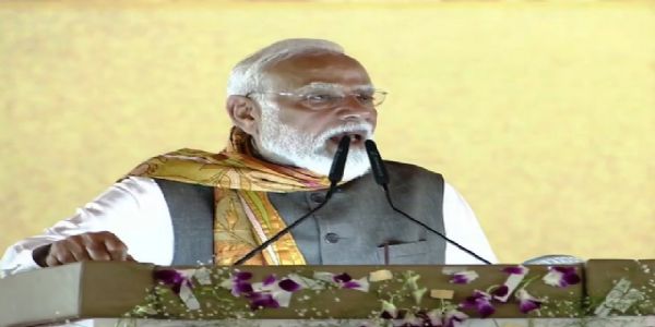 प्रधानमंत्री नरेन्द्र मोदी  शनिवार को पश्चिम बंगाल के हुगली जिले के तारकेश्वर में आयोजित पश्चिम बंग दिवस समारोह को संबोधित करते हुए
