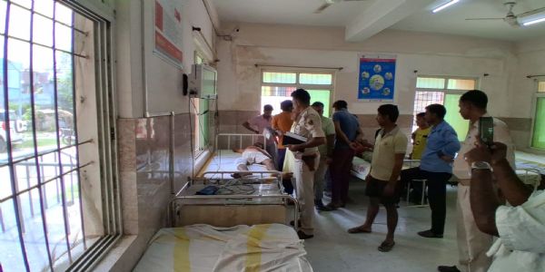 दो बाइकों की आमने-सामने टक्कर, तीन युवक गंभीर रूप से घायल