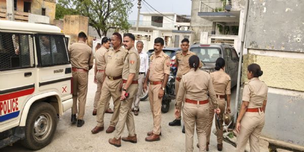 पत्नी की हत्या कर खुद पुलिस को किया फोन, प्रेम विवाह का दर्दनाक अंत