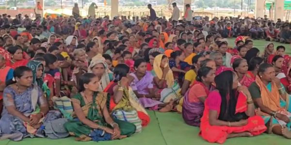 नारायणपुर में धर्मांतरण गतिविधियों को लेकर जनजाति समाज ने किया प्रदर्शन