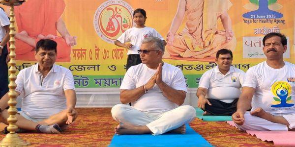 खड़गपुर में पतंजलि योग शिविर, मंत्री दिलीप घोष ने किया योग का संदेश प्रसारित
