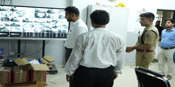 उपायुक्त और एसपी ने नीट परीक्षा केंद्रों का किया निरीक्षण