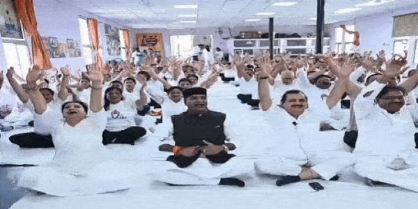 भोपाल में बड़ा तालाब से टीटी नगर तक गूंजा योग का संदेश, हजारों युवाओं ने लिया फिट इंडिया का संकल्प
