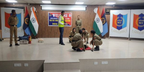 एनसीसी कैडेट्स को आपदा प्रबंधन एवं जीवन रक्षक तकनीकों का प्रशिक्षण
