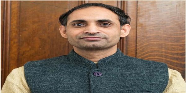 वसुधैव कुटुम्बकम् की दिव्य अनुभूति है योग दिवस