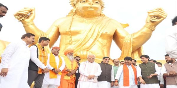 इंदौरः मुख्यमंत्री डॉ. यादव एवं केंद्रीय मंत्री मनोहर लाल ने पित्रेश्वर हनुमान धाम में की पूजा-अर्चना