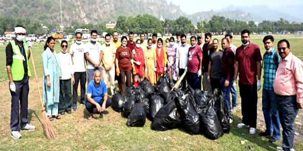 हरिद्वार में चला विशेष स्वच्छता अभियान, पंतद्वीप मैदान से हटाया गया कचरा