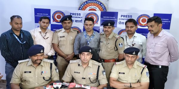इंदौर: 48 घंटे में खुली 2.5 करोड़ की चोरी की गुत्थी, शोरूम के सफाईकर्मी ने ही दिया वारदात को अंजाम