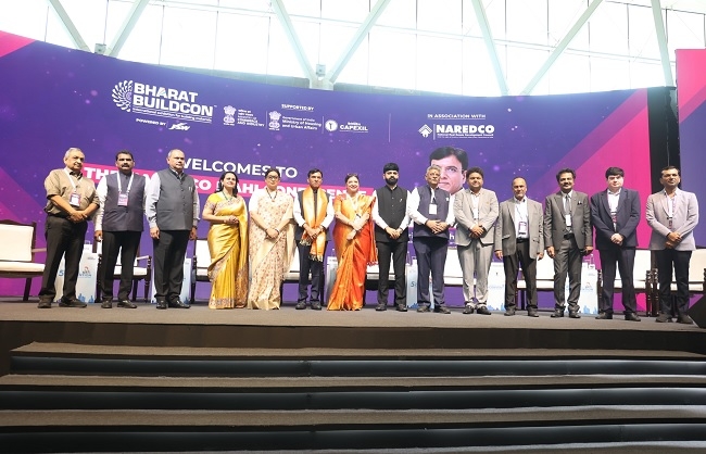 नारेडको माही रियल एस्टेट सम्मेलन 2026 को संबोधित करते हुए डां. मनसुख मांडविया नारेडको माही रियल एस्टेट सम्मेलन 2026 को संबोधित करते हुए डां. मनसुख मांडविया
