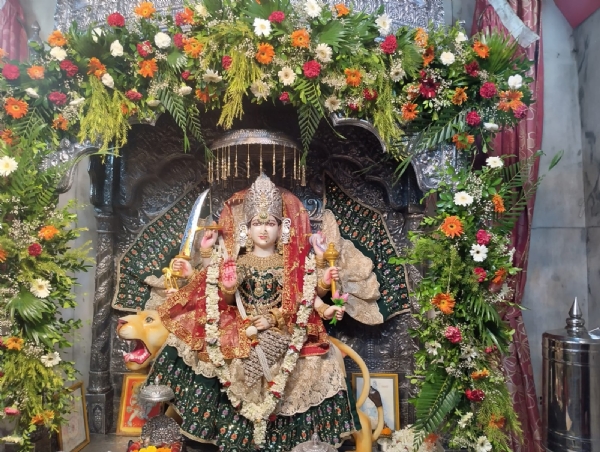 मां की प्रतिमा मां की प्रतिमा