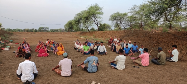 अमृत सरोवरों में उत्साहपूर्वक मनाया गया अंतर्राष्ट्रीय योग दिवस, योग के साथ जल संरक्षण एवं ग्रामीण विकास योजनाओं का दिया गया संदेश अमृत सरोवरों में उत्साहपूर्वक मनाया गया अंतर्राष्ट्रीय योग दिवस, योग के साथ जल संरक्षण एवं ग्रामीण विकास योजनाओं का दिया गया संदेश