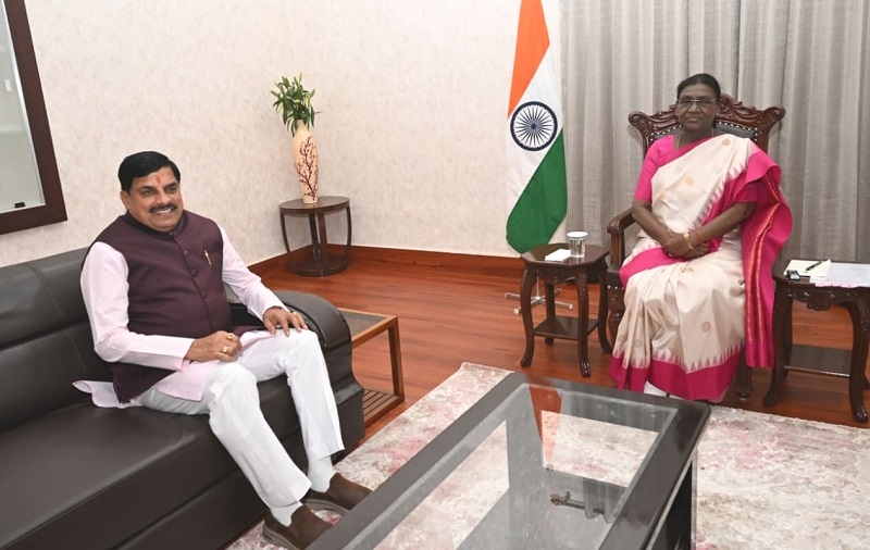 राष्ट्रपति से मुख्यमंत्री डॉ. यादव ने की सौजन्य भेंट राष्ट्रपति से मुख्यमंत्री डॉ. यादव ने की सौजन्य भेंट