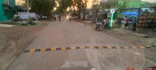 मुलमुला क्षेत्र में सड़क सुरक्षा को लेकर बड़ा कदम, जांजगीर-चांपा पुलिस और पीडब्ल्यूडी ने लगाए स्पीड ब्रेकर, डेलिनेटर व साइन बोर्ड