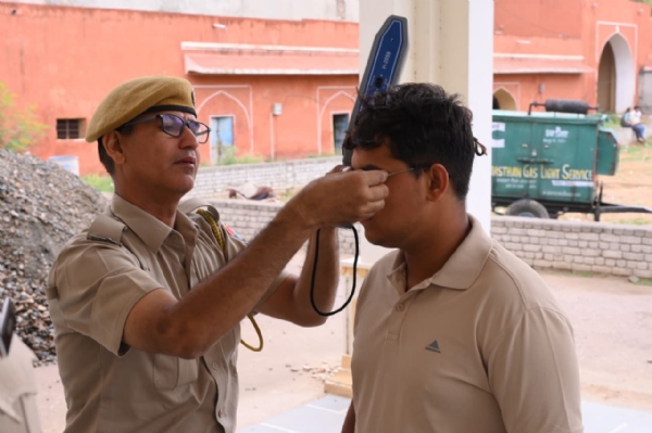 कड़े पहरे में संपन्न हुई री-नीट परीक्षा : प्रशासन-पुलिस ने संभाली कमान कड़े पहरे में संपन्न हुई री-नीट परीक्षा : प्रशासन-पुलिस ने संभाली कमान