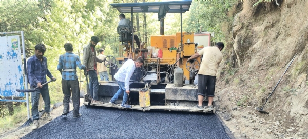 एफडीआर तकनीक के माध्यम से सड़कों का पुनर्निर्माण।