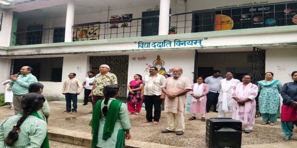 अंतरराष्ट्रीय योग दिवस पर मुरहू में योगाभ्यास कार्यक्रम, स्वस्थ जीवनशैली अपनाने का दिया गया संदेश