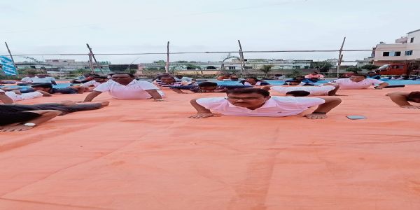 अंतर्राष्ट्रीय योग दिवस पर जिले में योग की रही धूम, निरोग रहने के लिए लोगों ने लिया योग का सहारा