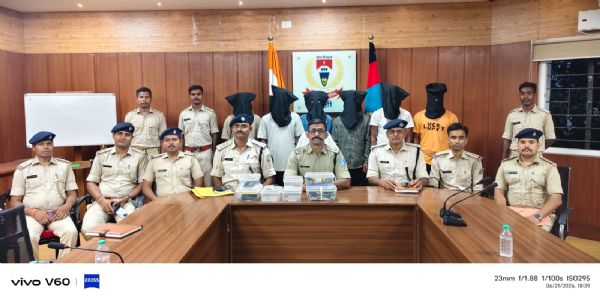 (अपडेट) झारखंड : पुलिस-पीएलएफआई उग्रवादियों में मुठभेड़, एरिया कमांडर सहित सात उग्रवादी गिरफ्तार