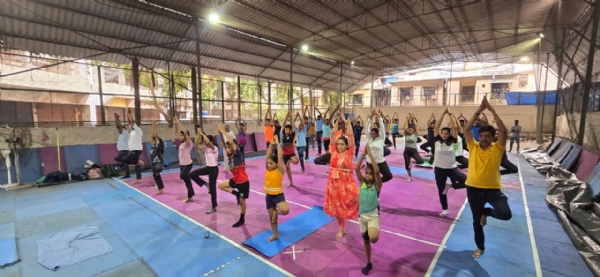 ठाणे स्टेडियम में योग दिवस उत्साह के साथ मनाया गया ठाणे स्टेडियम में योग दिवस उत्साह के साथ मनाया गया