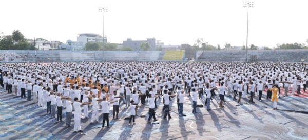 अंतर्राष्ट्रीय योग दिवस पर मंदसौर में उमड़ा जनसैलाब, 5000 लोगों ने किया सामूहिक योग एवं ध्यान