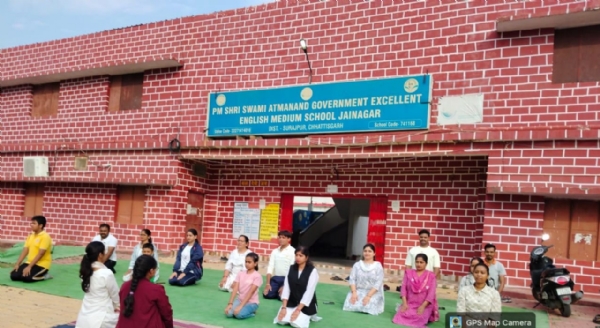 पीएम श्री विद्यालय में योगाभ्यास पीएम श्री विद्यालय में योगाभ्यास