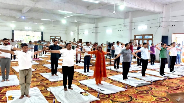 ‘स्वस्थ आयु के लिए योग’ थीम पर धौलपुर में मनाया अन्तर्राष्ट्रीय योग दिवस ‘स्वस्थ आयु के लिए योग’ थीम पर धौलपुर में मनाया अन्तर्राष्ट्रीय योग दिवस