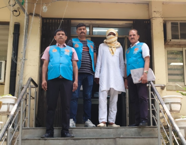 पैरोल जंपर की फोटो पैरोल जंपर की फोटो
