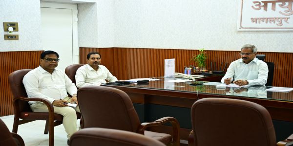 संभावित बाढ़ एवं सुखाड़ को लेकर तैयारियों की हुई समीक्षा