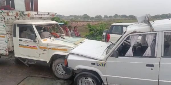 उप्र में सड़क हादसे में बैरिया एसडीएम समेत तीन घायल