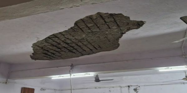राजगढ़ः बीआरसी भवन में छत का प्लास्टर गिरा, टला बड़ा हादसा; कर्मचारियों में दहशत