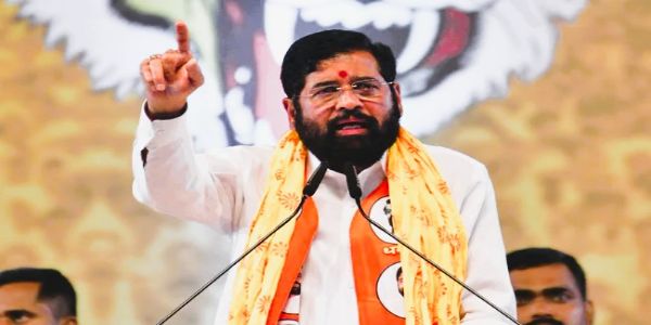 उद्धव गुट के छह सांसद शिंदे की शिवसेना में शामिल, महायुती में सीट बंटवारे को लेकर बढ़ी चिंता