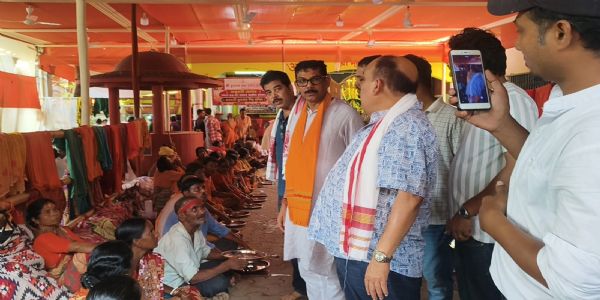 अंबुबासी महायोग: भूतनाथ श्मशान परिसर में मुफ्त अन्न सेवा का आयोजन