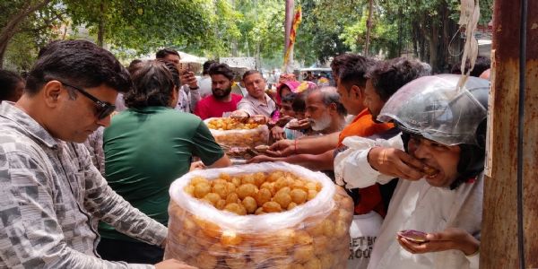 55 हजार गोलगप्पों के भोग से हुई मां पीताम्बरा की आराधना