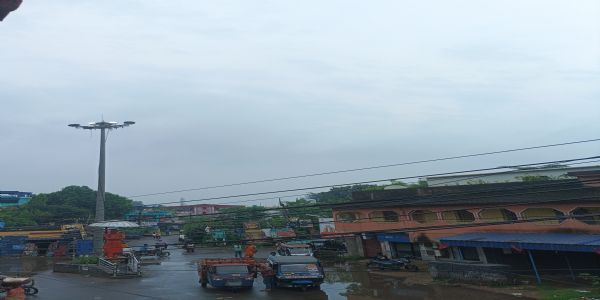 बंगाल में बदला मौसम, कई जिलों में भारी बारिश की चेतावनी